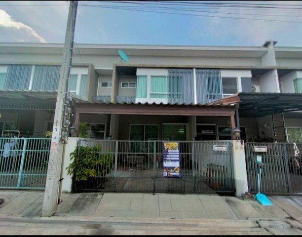 ทำเป็นออฟฟิศ MRT ลาดพร้าว 101 ให้เช่าอาคาร 3 ชั้น 26ตรว. 520ตรม. 3นอน 6น้ำ 2จอดรถ เดอะมอลล์ บางกะปิ เดินทางสะดวก