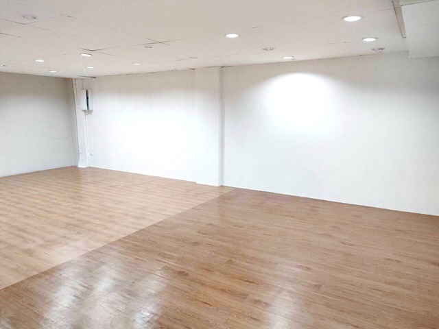 ทำเป็นออฟฟิศ ให้เช่าอาคาร 3 ชั้น MRT ลาดพร้าว 101  25ตรว. 510ตรม. เดอะมอลล์ บางกะปิ 3นอน 6น้ำ 2จอดรถ