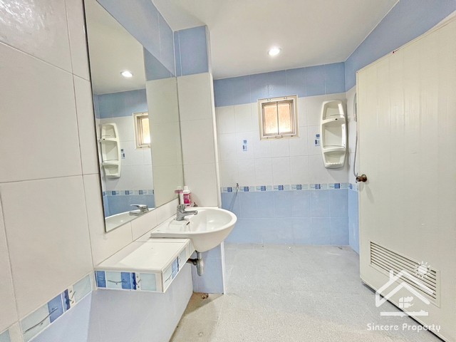 ขายบ้าน คันทรีโฮม3 หลังใหญ่ ใกล้เจพาร์ค ศรีราชา ชลบุรี