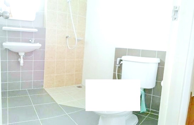 ใหม่เอี่ยม สี่แยกพานทอง ให้เช่าบ้าน 2 ชั้น 16ตรว. 130ตรม.2นอน 2น้ำ 1แอร์ 1จอดรถ ใกล้นิคมฯอมตะนคร ชลบุรีเฟส10 เดินทางสะดวก ตลาดรัตนากรอมตะ