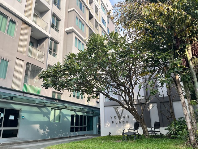 รายละเอียดเพิ่มเติม Code ID : BB 15321 ขาย  2,631,500    บาท- ขนาดพื้นที่ : 33.76 ตรว.- จำนวนห้อง : 1 ห้องนอน 1 ห้องน้ำ- ชั้น : 5    - อาคาร : 1 พิกัดทรัพย์ :    https://maps.app.goo.gl/XyBnP6rFdpGD7ZVG8 สถานที่ใกล้เคียง  -ใกล้โรงพยาบาลมนารมณ์, สนามกอล์ฟ ราชนาวี, บิ๊กซี สำโรง สอบถามเพิ่มเติม/นัดชมโทร. 097-419-5982(พลอย)โทร. 096-932-4624(ออมสิน)Line : @panaya (มี@ด้านหน้า)ปรึกษาสินเชื่อฟรี One Stop Service ดูแลตั้งแต่ต้นจนจบบริษัท ปณยาคิดดี จำกัด