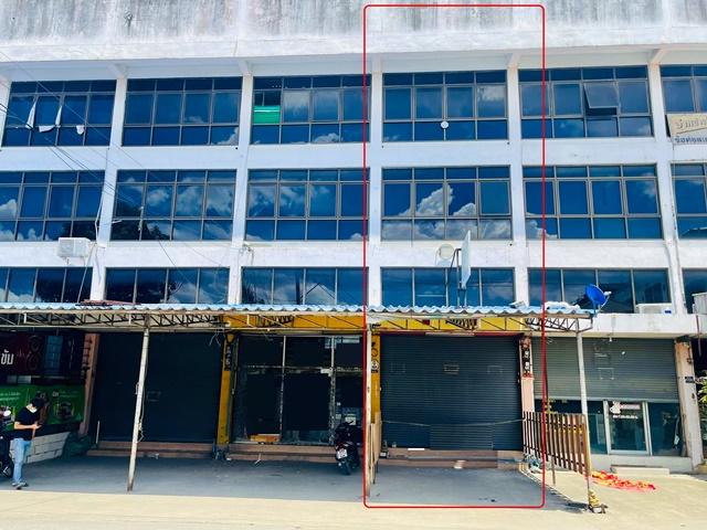  ให้เช่า อาคารพาณิชย์ 3.5ชั้น พระยาสุเรนทร์24-34 รามอินทรา109 3นอน 3น้ำ 2จอดรถ Lotus ทาสีตกแต่งใหม่ 