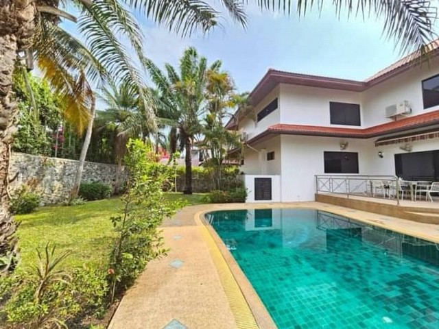 TEL :088-559 5199 คุณเอLine: https://line.me/ti/p/C0eGe0whLXขายพูลวิลล่าในพัทยา หนองกระบอก ชัยพฤกษ์ขายพร้อมเฟอร์นิเจอร์และเครื่องใช้ไฟฟ้าขนาดที่ดิน 263 ตารางวา.4 ห้องนอน 5 ห้องน้ำ 1 ห้องแม่บ้าน มีห้องน้ำในตัว1ห้องซักล้าง 1ครัวยุโรปจอดรถ 2 คัน1ห้องรับแขกชื่อ บริษัท โอนฟรี ซื้อในนามบุคคล ค่าโอน 50/50A10