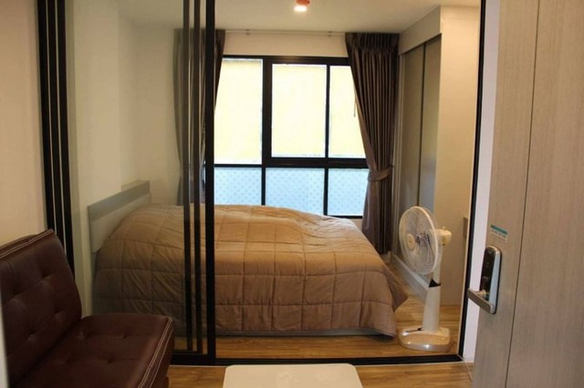 TEL :088-559 5199 คุณเอLine: https://line.me/ti/p/C0eGe0whLXขายคอนโดพร้อมผู้เช่า คอนโดเคนชิงตัน แหลมฉบัง (ตรงข้าม ม.เกษตรศาสตร์ ศรีราชา และติดกับโรงแรม noting hill)เช่าอยู่เดือนละ 6,500 บาท หน้าม.เกษตรศาสตร์ ศรีราชาเลยเหมาะสำหรับใครที่อยากลงทุนซื้อเก็บไว้ /อยู่เอง1ห้องนอน 1ห้องน้ำตึก D ชั้น 2 ขนาดห้อง 23 ตารางเมตรอุปกรณ์อำนวยความสะดวกส่วนกลาง- สระว่ายน้ำ- ห้อง common- ฟิตเนส- community mall หน้าคอนโดของในห้อง- ทีวี- ตู้