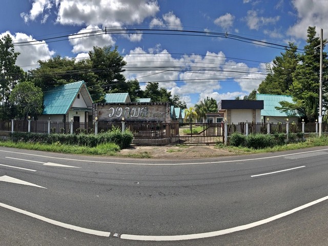 รายละเอียดเพิ่มเติม Code ID :   PAP7-0218 ขาย 4,850,000 บาท- ขนาดพื้นที่ :  800 ตรว.- พื้นที่ใช้สอย :  1925.44 ตรม.- จำนวนห้อง :  บ้านพักสไตล์รีสอร์ท  พิกัดทรัพย์ :   https://maps.app.goo.gl/N7YjqzR8ETgLxw439 สถานที่ใกล้เคียง  -ใกล้  วัดโคกสำราญ -ใกล้  โรงเรียนบ้านหนองยางห้วยสะแบก -ใกล้  วัดป่าโพธิ์เฉลิมราช -ใกล้  วัดเขมิยารามสอบถามเพิ่มเติม/นัดชมโทร. 097-419-5982(พลอย)โทร. 096-932-4624(ออมสิน)Line : @panaya (มี@ด้านหน้า)ปรึกษาสินเชื่อฟรี One Stop Service ดูแลตั้�