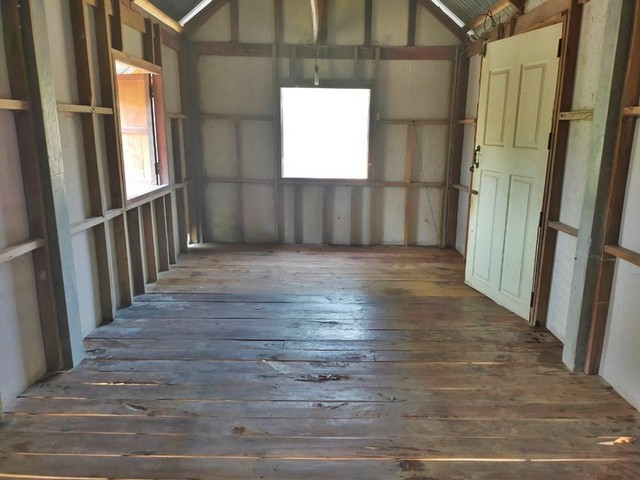 ขายบ้านพักอาศัยไม้ใต้ถุนสูงชั้นเดียว ที่ดิน ต.หนองบัว อ.นามน จ.กาฬสินธุ์  PAP1-0473