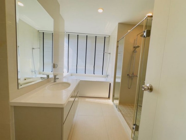 ให้เช่า The Zea sriracha condo (เดอะ ซี ศรีราชา คอนโด) วิวทะเล ชั้น 16