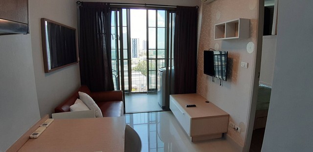 Ideo Mix Sukhumvit 103, peaceful, private, clean, 12th floor, BTS Udomsuk.***Service for selling/renting houses, condos and giving advice. If interested, contact at any time***Interested in additional details or pictures or making an appointment to see the room?Contact Ekachai (Aui)T. 089-799-5598Line ID: @auiauiaui001 (add @ in front too) (Agent Post)-------------------------------------------------- -------------Room type: 1 bedroom, 1 bathroomSize 30 sq m., 12th floor, Building BNew, clean room, beautifully decorated, ready to move in.details-------------------------------------------------- ------------Rental price: 14,000 baht per month-------------------------------------------------- ------------* Complete electrical appliances- Air conditioning- water heater- fridge- TV-------------------------------------------------- ------------*Nearby important places (Based on information from Google Map)1. Central Bangna Department Store2. Seacon Square Department Store3. True Digital Par