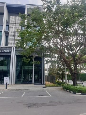 ให้เช่าโฮมออฟฟิศ 4ชั้น โครงการ Cascade Bangna (คาสเคด บางนา) ตกแต่งสวยพร้อมใช้งานให้เช่า รหัสC6113 ราคาเช่า 85,000 บาทเดือน ( ประกัน2 ล่วงหน้า1 สัญญา 2ปี)สนใจติดต่อ คุณเอมมี่   โทร 0618959195  เบอร์นี้แอดไลน์ได้นะคะLine Add Friend  : https://line.me/ti/p/gAB4zRsgkGรหัสประกาศ รหัสC6113 โฮมออฟฟิศ 4ชั้น โครงการ Cascade Bangna (คาสเคด บางนา) ถนนบางนา กม.5ตกแต่งสวยพร้อมใช้งานเนื้อที่ 29 ตารางวา พื้นที่ใช้สอย 270 ตารางเมตร4 ห้องน้ำที่จอดรถ 3 คั