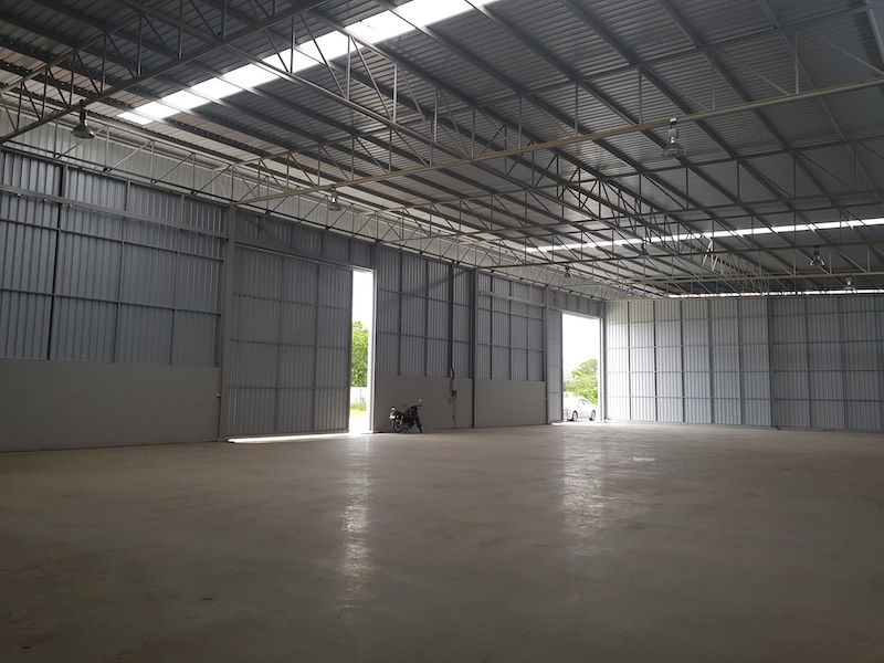 BST629 โกดังให้เช่า ทำเลดี โซนลาดกระบังขนาดประมาณ 2000 ตรม. แบ่งเช่าได้ประมาณห้องละ 1000 ตรม. โกดังพร้อมเช่าเดือน มิย.67  แต่จองไว้ก่อนได้