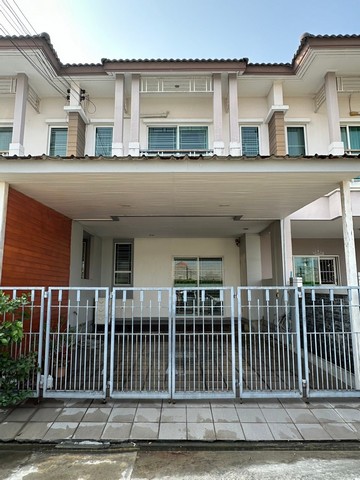 ขายบ้าน 2 ชั้น ใกล้MRTสายสีม่วง  ไพร์มเพลส เดอะกรีนเนอรี่-บางใหญ่ เดินทางง่าย ใกล้สิ่งอำนวยความสะดวก เจ้าของขายเองราคา 2,890,000 บาทขนาดพื้น 21 ตาราวามี 3 ห้องนอน 2 ห้องน้ำ  จอดรถ 3 คัน ที่ตั้ง ต.เสาธงหิน อ.บางใหญ่ จ.นนทบุรีอยู่ซอยคลองถนน เดินทางสะดวกมาก ทำเลแปลงสวย หน้าโครงการ เพื่อนบ้านดีมาก บรรยากาศดี ปลอดภัย สถานที่ใกล้เคียง- ใกล้รถไฟฟ้าสายสีม่วง - ใกล้ ห้าง เซ็นทรัล �