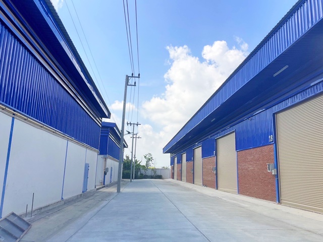 แบ่งเช่าได้ บางบัวทอง ศูนย์กระจายสินค้า ใหม่ไม่เคยใช้งาน คลังสินค้า ใกล้สารสาสน์วิเทศไทรน้อย ละหาร ดูโฮม ไทวัสดุ นนท์  ออฟฟิต 1,000 ตรม. -3,000 ตรม. 20 ไร่ 7-11 3 Phase-Power 119,999 B-MDistribution Center Never using New Warehouse can be divided and rented Office Bangbuethong near Sarasas Witaed Sainoi Lahan DOhome Thaiwasadu Nonthaburi  1,000-3,000 Sqm 20 Rai 7-11 3 Phase-Power 119,999 B-Mถนน บางบัวทอง-สุพรรณบุรี ตำบล ละหาร อำเภอบางบัวทอง นนทบุรี 11110พึ่งก่อสร้างเสร็จ ยังไม่เคยมีท่านใดเช่าไฟ3เฟส 80A ราคาตอนนี้ประมาณ 120-160