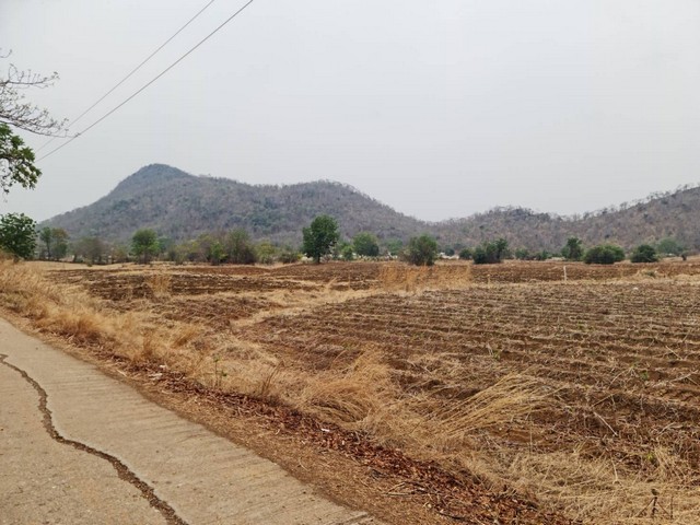 ทีมการขายอสิงห์หาขอนำเสนอขายทรัพย์ผ่อนเจ้าของได้  ขายที่ดินติดภูเขา ต.พระนอน อ.เมือง จ.นตรสวรรค์ วิวสวยมากๆๆ 5ไร่เศษ โทร 096-882-1857