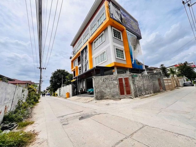 HR1603ให้เช่าบ้านเดี่ยว 4 ชั้น สไตล์โมเดิร์น ซอยแจ้งวัฒนะ-ปากเกร็ด 34 เหมาะทำออฟฟิศ ศูนย์ฝึกอบรมราคา 250,000 บาท/เดือน สัญญา 3 ปีผู้เช่ารับภาระภาษีป้าย+ภาษีโรงเรือน+ภาษีที่ดินและสิ่งปลูกสร้างติดต่อ : คุณพร 0938091444 (เบอร์นี้แอดไลน์ได้คะ),โทร 0939833259ID Line : henghengpaulaรหัสประกาศ HR1603HR1603ให้เช่าบ้านเดี่ยว 4 ชั้น สไตล์โมเดิร์น ซอยแจ้งวัฒนะ-ปากเกร็ด 34 เหมาะทำออฟฟิศ ศูนย์ฝึกอบรม7 ห้องนอน 6 ห้องน้ำ 