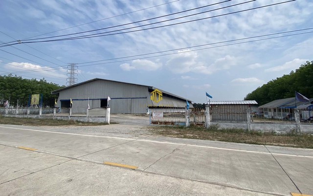 ขายโรงงาน เนื้อที่ทั้งหมด 6 ไร่ 90 ตรว. มาบข่า นิคมพัฒนา ระยองรหัสทรัพย์ : FS128(กรุณาใช้รหัสนี้ในการสอบถาม FS128)มีออฟฟิศชั้นเดียวแยกตัวจากตัวโรงงานมีห้องพักคนงาน 10 ห้องปรับพื้นที่แล้วพร้อมใช้งาน มีไฟฟ้ารั้วรอบพื้นที่ อาคารโรงงานเป็นโครงเหล็กทั้งหมดรถเทรลเลอร์เข้าออกสะดวกห่างจากถนนสาย 36 ประมาณ 500 เมตรพิกัด : ใกล้ถนน 36 ต.มาบข่า อ.นิคมพัฒนา จ.ระยองราคาขาย 49,800,000 บาทTel : 062