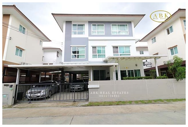 ขาย บ้านเดี่ยว 3 ชั้น คาซ่า พรีเมี่ยม ราชพฤกษ์-พระราม 5 บิ้วอิน สวยงาม พร้อมเข้าอยู่ เพียง 8.5 ล้านบ้าน 3 ชั้น รีโนเวท พร้อมเข้าอยู่50.4 ตรว245 ตรม3 ห้องนอน5 ห้องน้ำ (พร้อมเครื่องทำน้ำอุ่น)2 ห้องรับแขก1 ห้องครัว พร้อม เฟอร์นิเจอร์บิวอินห้องทานอาหารแบบ open viewหน้าบ้านหันทิศใต้ ไม่มีเสาไฟฟ้าหน้าบ้านจอดรถได้ 6 คัน (ในบ้าน 4 นอกบ้าน 2 )แอร์ 5 เครื่องมีลานซักล้าง ตากผ้า ด้านข้างตัวบ�