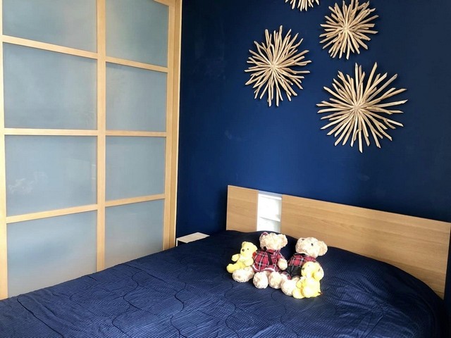 Park 24, safe, convenient, peaceful, 7th floor, BTS Phrom Phong.***Service for selling/renting houses, condos and giving advice. If interested, contact at any time***Interested in additional details or pictures or making an appointment to see the room?Contact Ekachai (Aui)T. 089-799-5598Line@ ID: @auiauiaui001 (add @ in front as well)Room type: 2 bedrooms, 1 bathroomSize 53 sq m., 7th floorNew, clean room, beautifully decorated, ready to move in.details-------------------------------------------------- ------------Rental price: 31,000 baht per month-------------------------------------------------- ------------*Facilities worth using- Yoga studio, boxing practice room- Streaming room- library- Common living room- Sky swimming pool and Jacuzzi pool- Meeting room and recreation room-------------------------------------------------- ------------*Nearby important places (Based on information from Google Map)Green Line BTS Phrom Phong Station: 650 m.- Emporium : 650 m.- EmQuartier : 700 m.-