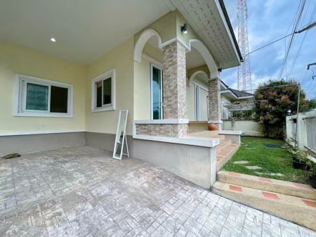 House available for rent, Taling Ngam zone, very good location..3 bedrooms2 bathroomsFully furnished in every roomAir conditioning in every roomWith living room, smart TV.Available for rent today## Special price 20,000 - 23,000 baht/month ##Beautiful house near the community area, Taling Ngam area, Koh Samui.Location: Taling Ngam Subdistrict, Koh Samui District, Surat Thani Province.Suitable for long-term rental, large family.Peaceful, safe, has internetkitchenArea around the house Leaking around the edgesNear the blue marketNear Lipa Noi Beach, Taling Ngam BeachNear Raja PierConvenient transportation, near 7/11.If interested, contact to inquire, see inside the house, reserve a room.Tel. 089 - 6331978 (Khun Pan)Line : https://line.me/ti/p/J_fLjq54v3━━━━━━━━━━━━━━━━━━━━━#Empty house for rent #Koh Samui rooms #Apartment Samui#Apartment Koh Samui #Rooms for rent in Samui #Shophouses for sale#Commercial building for sale #Apartment #ApartmentSamui#