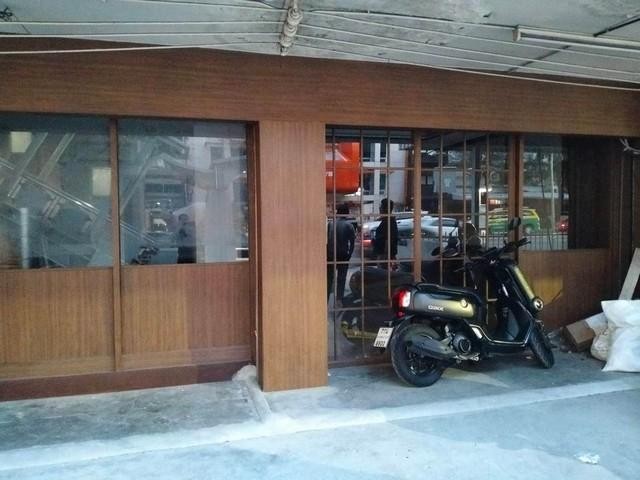 BRA482 ให้เช่าอาคารพาณิชย์ 2 คูหา ติดถนนพหลโยธิน พญาไท ใกล้BTSสนามเป้า ให้เช่าอาคารพาณิชย์ ใกล้BTSสนามเป้า เหมาะทำคลินิก สปา ร้านเสริมสวย ออฟฟิศอาคาร 2 คูหา 3 ชั้น พื้นที่ใช้สอยแต่ละชั้น 100 ตรม.รวม 300 ตรม.จอดรถหน้าตึกได้ 3 คัน ทำเลดีติดถนนพหลโยธิน ใกล้ BTS สนามเป้าค่าเช่า 95,000 บาทต่อเดือน ประกัน 2 เดือน ล่วงหน้า 1 เดือน สัญญา 2 ปีไม่รับธุรกิจกัญชา อาบอบนวด เช่าได้ในนามบุคคลที่ต