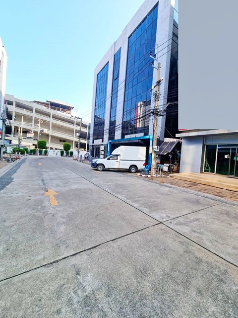 เดอะมอลล์ บางกะปิ เดินทางสะดวก MRTลาดพร้าว 101 สอนไลฟ์สด ให้เช่าอาคารโฮมออฟฟิศ 3ชั้น 27ตรว. 330ตรม. ติวเตอร์ ทำเป็นออฟฟิศ 3นอน 6น้ำ 2จอดรถ 