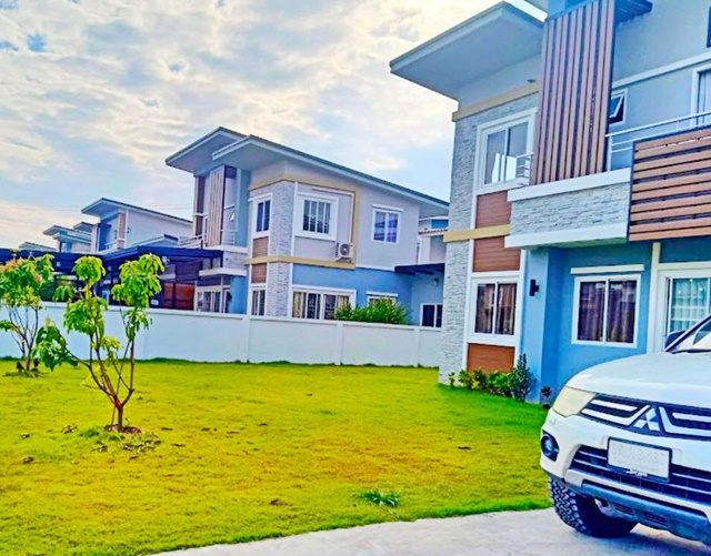 สุวินทวงศ์ 10กม. ใหม่! ขายบ้านเดี่ยวรีโนเวท 58ตรว. MRT มีนบุรี 4นอน 2น้ำ เฟสต้นๆ  หมู่บ้านฟลอราวิลล์ 180 ตรม. 6จอดรถ ตลาดนครฉลองกรุง 