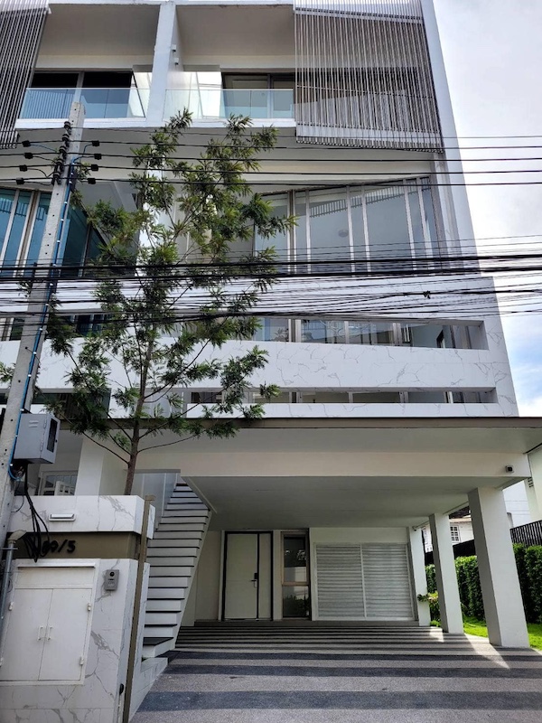 BH2816 ให้เช่าโฮมออฟฟิศ 4 ชั้น โครงการ LUXE 35 (Luxury Townhome) ซอยลาดพร้าว 35