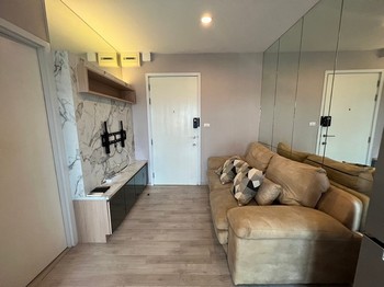 รหัสทรัพย์ S0095ขาย Plum Condo Central Station เฟส 1 ชั้น 17ที่ตั้ง: ติดเซ็นทรัลเวสต์เกต ริมถนนรัตนาธิเบศร์Plum Condo Central Station เฟส 1  Fl. 17ขนาด: 26 ตรม. 1 ห้องนอน 1 ห้องน้ำ> (ค่าโอนคนละครึ่ง)สนใจชมทรัพย์ ติดต่อที่  บูธดิฟเฟอร์เอสเตท บริเวณหน้าห้องนิติพลัมเซ็นทรัลคอนโดเฟส 2CALL : 061 565 9566LINE : @differthailand (ซื้อ,เช่า)Differestate.com----------------DIFFER ESTATE CO.,LTD.เป็นบริษัทจดทะเบียนถูกต้องตามกฎหมายให้บริการรับฝากขาย เช่า ซื้อ อสังหาริมทรัพย์ ท