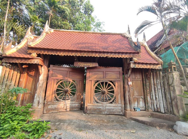 ขายบ้านทรงไทยเดิมอยุธยา พร้อมที่ดินขนาด 1 ไร่ อำเภอสันทราย จังหวัดเชียงใหม่