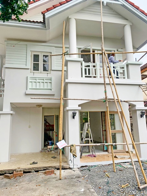 หมู่บ้านฟลอราวิลล์ 180 ตรม.MRT มีนบุรี สุวินทวงศ์ 10กม. ใหม่! ขายบ้านเดี่ยวรีโนเวท 60ตรว. 4นอน 2น้ำ เฟสต้นๆ 6จอดรถ  ขาย 2.59 ล้านบาท ตลาดนครฉลองกรุง 11,999 B-M MRT Meanburi Suvintawong NEW! For Sale Renovated House Early Phase 11,999 B-M 4Bed 2Bath Flora ville 60 Sq.wa 180 sqm.6 Parking 2.59 Million Baht CHALONGKRUNG FLEA MARKET ถนนสุวินทวงศ์ แขวงลำผักชี หนองจอก กทม. 2 ชั้น พื้นที่ใช้สอย 180 ตรม. 60 ตารางวา มีมุ้งลวด ชั้นบน   3 ห้องนอน1 ห้องน้ำห้องนั่งเล่นชั้นล่าง  1 ห้องนอน 1 ห้องน้ำ 1 ห้องครัว ห้องน