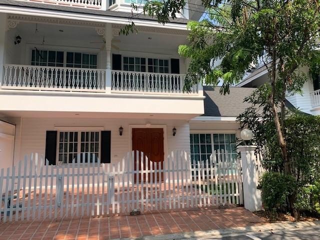 RS30 Rent เช่า บ้านเดี่ยว พร้อมอยู่ ถนนสุขุมวิท107 ซอยแบริ่ง เหมาะอยู่อาศัยและทำโฮมออฟฟิศ ใกล้ BTSแบริ่ง: ติดต่อ :เม 084-592-8945เอมมี่ 061-895-9195ก้อง 095-478-7456line ID : kong.plให้เช่า 75,000 บาท / เดือน ( ประกัน 2 เดือน + ล่วงหน้า 1 เดือน )RS30 *** ให้เช่า ***บ้านเดี่ยว 3 ชั้น พื้นที่ 40 ตารางวาจำนวน 3 ห้องนอน 3 ห้องน้ำตกแต่งพร้อมอยู่- ใกล้รถไฟฟ้า BTS แบริ่ง- ใกล้โรงเรียนนานาชาติเซนต์แอนดรูว์ที่ตั้ง : ตำบลสำโรงเหนือ อำเภอเ