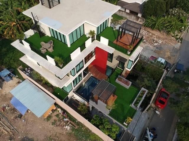 PO627 ขายบ้านเดี่ยว มีชั้นใต้ดิน และดาดฟ้า 101 ตรว. หมู่บ้าน ต.รวมโชค ซอยโชคชัยสี่ 54 พร้อมสระว่ายน้ำส่วนตัว