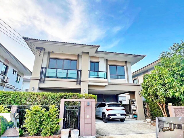 ตลาดกิ่งแก้ว ให้เช่าบ้านเดี่ยว 2 ชั้น 53ตรว. 180ตรม. กว้างมาก สวนหย่อมรอบบ้าน 3นอน 3น้ำ 2จอดรถ 4แอร์ ทำเลดี โฮมโปร สุุวรรณภูมิ