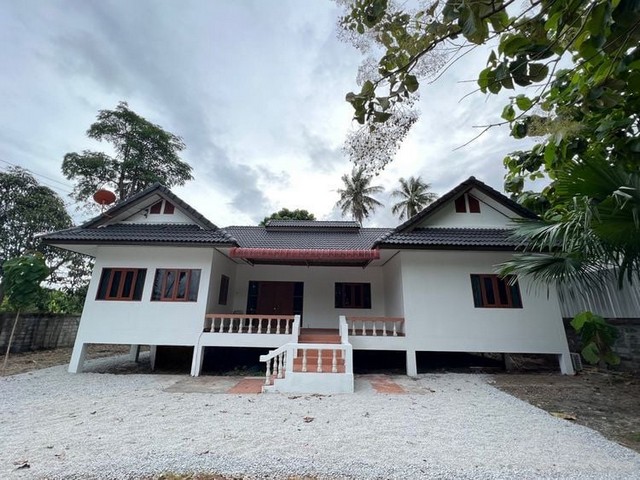 ขายด่วนบ้านเดี่ยว สงบ ร่มรื่น ใจกลางมาบตาพุด บ้านฉาง เพียง 150 เมตร ติดถนนสุขุมวิท