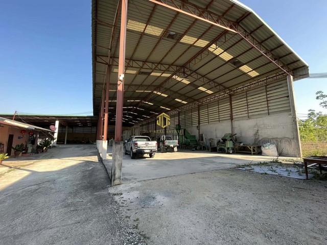 ขายโรงงานขนาด 1200 ตรม. มีใบรง.4 ใกล้ถนน 36รหัสทรัพย์ : FS155(กรุณาใช้รหัสนี้ในการสอบถาม FS155)มีออฟฟิศมีบ้านเดี่ยว 2 ชั้น (สร้างไป 80%)มีห้องพักคนงาน 8 ห้องเนื้อที่ทั้งหมด 2 ไร่ 77 ตารางวามีใบรง.4 เกี่ยวกับรีไซเคิลพลาสติกไฟฟ้า 3 เฟส หม้อแปลง 500 KVAระบบน้ำบาดาลรถเทรลเลอร์เข้าออกได้ห่างถนน 36 ประมาณ 2.2 กม.พิกัด : ใกล้ถนน 36 ต.มาบข่า อ.นิคมพัฒนา จ.ระยองราคาขาย 18,000,000 บาทTel : 062-6284052 (Khun Jay)Line ID : 0626284052Facebook Fanpage : 