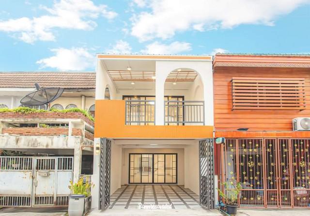 EPL-HS1167 ขายทาวน์เฮ้าส์ 2 ชั้น หมู่บ้านประชากรไทย ซอยลาดพร้าว93 เนื้อที่ 21 ตร.ว 2 ห้องนอน 3 ห้องน้ำ รีโนเวทใหม่ 