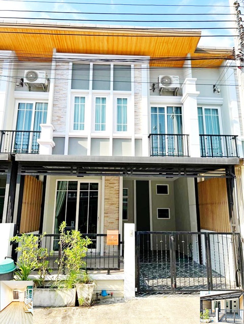 ตลาดนัมเบอร์วัน ราม 2 เดินทางสะดวก ให้เช่าทาวน์เฮาส์ 2 ชั้น เฟอร์บางส่วน 16ตรว. 120ตรว. 17,999B-M ทำเลดี 3นอน 2น้ำ 1จอดรถ 2แอร์ Number One Market Ram 2 2-story townhouse for rent partially furnished 16sq.wa. 120sq.m 17,999B-M good location 3bed 2bath 1parking 2A/C convenient travel.ถนนเลียบวงแหวนรอบนอก บางนา-ตราด อ่อนนุช ลาดกระบัง กิ่งแก้ว Motor wayซ.กิ่งแก้ว ถ.กาญจนาภิเษก แขวงดอกไม้ เขตประเวศ กรุงเทพมหานคร 1025016ตรว.         16sq.wa.120ตรว.               120sq.m.3 ห้องนอน 2 ห้องน้ำ 1 ห้องรับแขก1 ห้องครัว Build-in 1 ที่