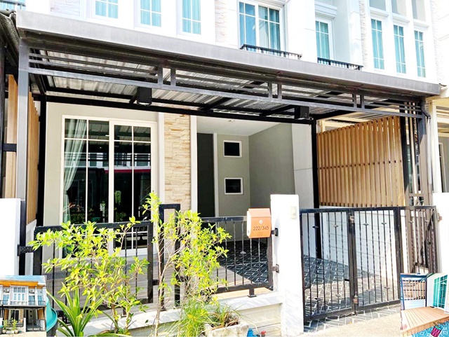 ตลาดนัมเบอร์วัน ราม 2 ให้เช่าทาวน์เฮาส์ 2 ชั้น 16ตรว. 118ตรม. 17,998B-M เฟอร์ ทำเลดี 3นอน 2น้ำ 1จอดรถ 2แอร์ เดินทางสะดวก2-story townhouse for rent Number One Market Ram 2 16sq.wa. 118sq.m. 17,998B-M furnished good location 3bed 2bath 1parking 2A/C convenient travel.อ่อนนุช ลาดกระบัง กิ่งแก้ว Motor way ถนนเลียบวงแหวนรอบนอก บางนา-ตราดซ.กิ่งแก้ว ถ.กาญจนาภิเษก แขวงดอกไม้ เขตประเวศ กรุงเทพมหานคร 1025016ตรว.         16sq.wa.118ตรว.               118sq.m.3 ห้องนอน 2 ห้องน้ำ 1 ห้องรับแขก1 ห้องครัว Build-in 1 ที่จอดรถ2 แอร์- 