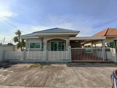 ขายบ้านเดี่ยวชั้นเดียว หลังริม ราคาต่ำกว่าราคาตลาด โครงการมนตรีปาร์ค บ้านสภาพใหม่ จัดพื้นที่ใช้สอยคุ้ม เข้าออกได้หลายทาง