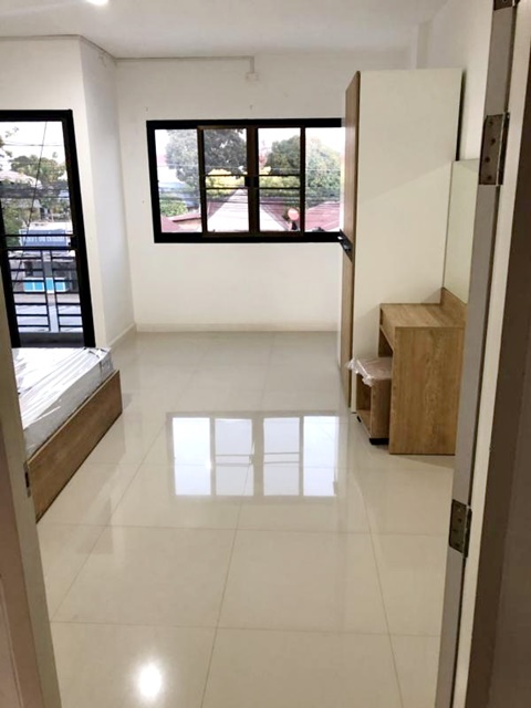 ขาย-เช่าอาคารพาณิชย์ 3 ชั้น สนามบิน อู่ตะเภา ทำเลดี 43ตรว. 180ตรม. เฟอร์พร้อมอยู่ 3นอน 3น้ำ 2จอดรถ 1แอร์ โรบิน บ้านฉาง สะดวกสบาย