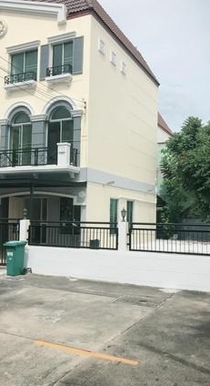 ให้เช่าทาวน์โฮม 3 ชั้น บ้านกลางเมือง Swiss Town เกษตร-นวมินทร์ ถนนซอยประเสริฐมนูกิจ 25