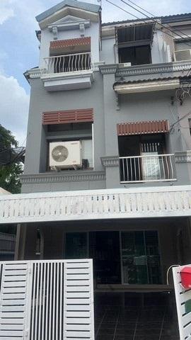 ให้เช่าทาวน์โฮม 3 ชั้น โครงการบ้านกลางเมือง เหม่งจ๋าย-ลาดพร้าว 80 หลังมุม 