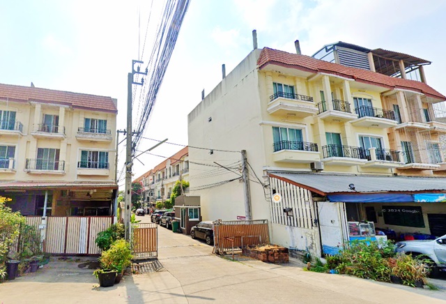 ตลาดพระราม 5 1.5 กม.ให้เช่าทาวน์โฮม 3 ชั้น ทำเลดี 40ตรว. 180ตรม. รักสัตว์ 3นอน 4น้ำ 4จอดรถ 4แอร์ เดอะวอล์ค ราชพฤกษ์ ติดถนนใหญ่