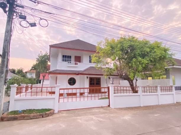 โซนดอยสะเก็ด ขาย 2.29 ล้าน 50 ตรว. บ้าน 2 ชั้น โครงการพฤกษ์พนา แปลงมุม รีโนเวทใหม่ สไตล์มินิมอลโมเดิร์น เดินทางสะดวก