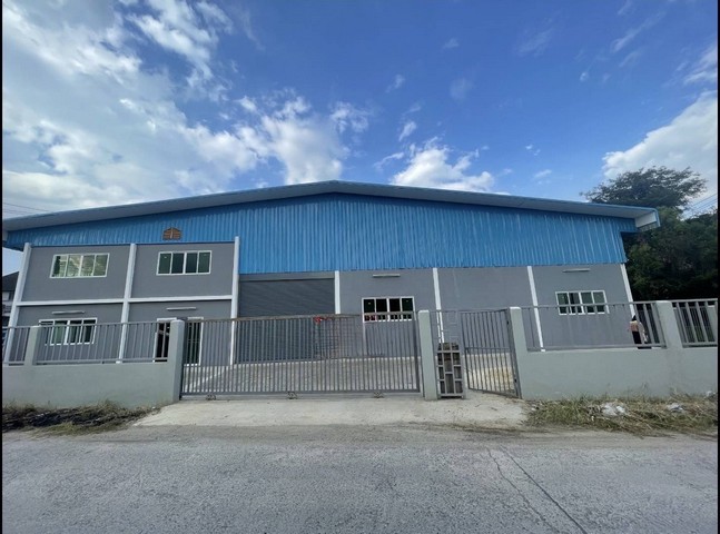 ขายโกดัง โรงงาน 1800 ตรม เนื้อที่ 1 ไร่  ย่านบางบัวทอง อ.ลาดหลุมแก้ว ปทุมธานี