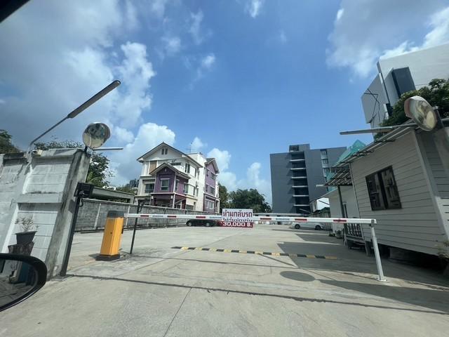 ขายที่ดินเปล่า เนื้อที่ 286 ตารางวา ซอยสวีทโฮม ย่านสุขุมวิท 50 ใกล้ทางด่วนฉลองรัชราคาขาย 100,100,000 บาท ( ราคา 350,000 / ตารางวา )ที่ตั้ง ถนนสุขุมวิท ซอยสวีทโฮม แขวงพระโขนง เขตคลองเตย กรุงเทพมหานคร 10260ติดต่อ : คุณภัสพงณ์ 063-409-8164Line : deedaa23เนื้อที่ 286 ตารางวา หน้ากว้าง 20 เมตร ลึก 50 เมตรราคาขาย 100,100,000 บาท ( ราคา 350,000 / ตารางวา )ที่ตั้ง ถนนสุขุมวิท ซอยสวีทโฮม แขวงพระโขนง เขตคลองเตย กรุงเทพมหานคร 10260ต�