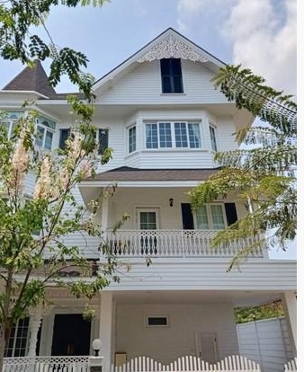  ให้เช่าบ้านเดี่ยววิลล่า 3 ชั้น  แฟนตาเซีย วิลล่า4 บางนา 33 ถนนศรีนครินทร์ ใกล้เซ็นทรัลบางนา 