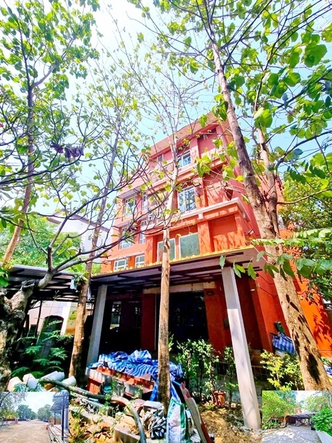 มีพื้นที่ให้จอดรถ แฟชั่นไอส์แลนด์  ปัญญาวิลเลจ ให้เช่าอาคารพาณิชย์ 4 ชั้น MRT บางชัน ออฟฟิศ 295ตรว. 400ตรม.  มีสวน ซาฟารี 6นอน 9น้ำ 