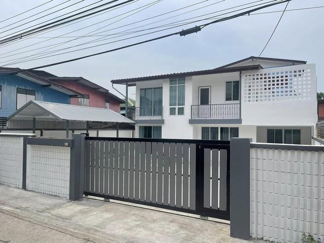 EPL-HS1173 ขายบ้านเดี่ยว 2 ชั้น ซอยพหลโยธิน 48อนุสาวรีย์ เขตบางเขน ห่างรถไฟฟ้าสถานีสายหยุด 900 ม. ขนาด 74 ตรว 400ตรม 