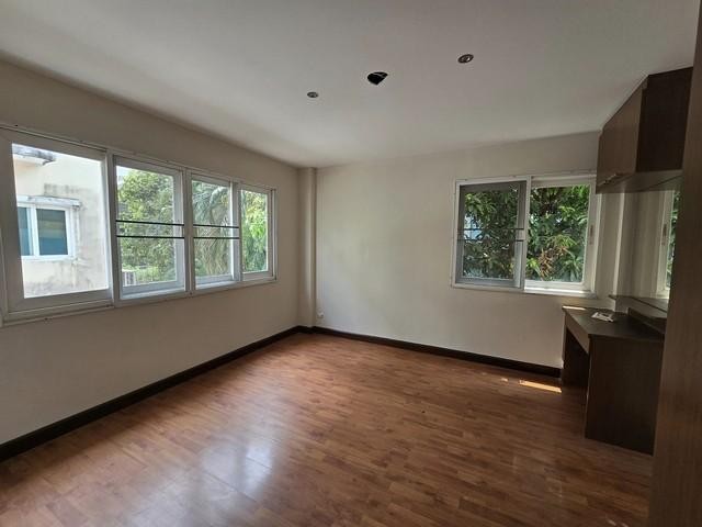 POR4184 ให้เช่า ขาย  คาซ่าซิตี้ ลาดพร้าว ซอยโยธินพัฒนา 3 Casa City  (รีโนเวทใหม่)  ถนนประดิษฐ์มนูญธรรม ซอยโยธินพัฒนา 3 โซนเลียบด่วน 