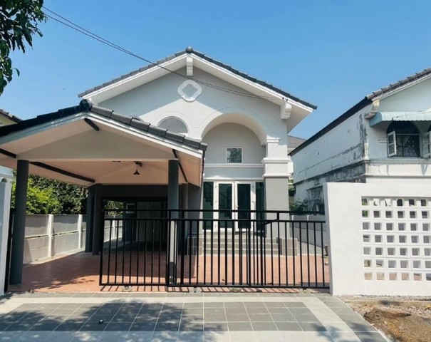 ขายบ้านเดี่ยว 2 ชั้น เล่นระดับ หมู่บ้านเมืองทองการ์เด้น พัฒนาการ 65 เนื้อที่ 67 ตรว มี 5 นอน 3 น้ำ